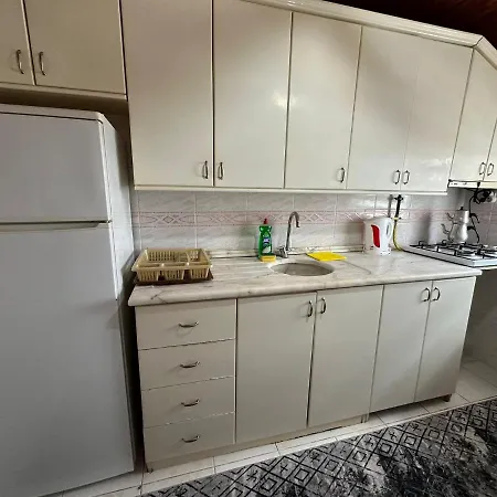 アパート Goektuerk