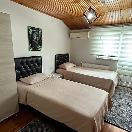 アパート Goektuerk